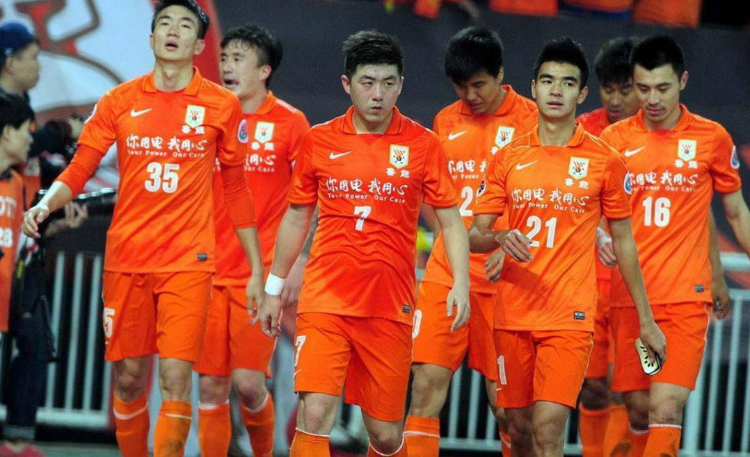 鲁能队面对国安队，力争取得胜利