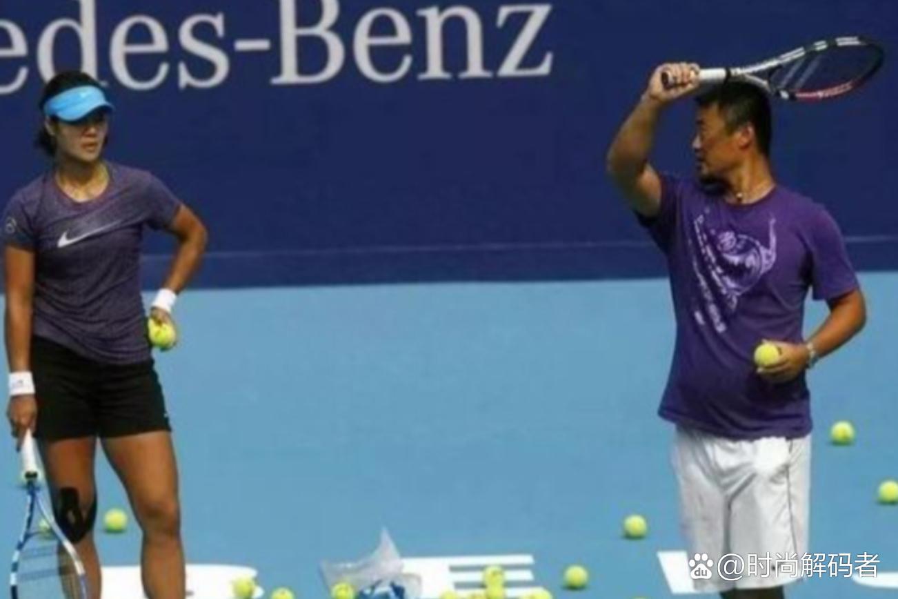 震撼！李娜在羽毛球赛场爆冷取胜！