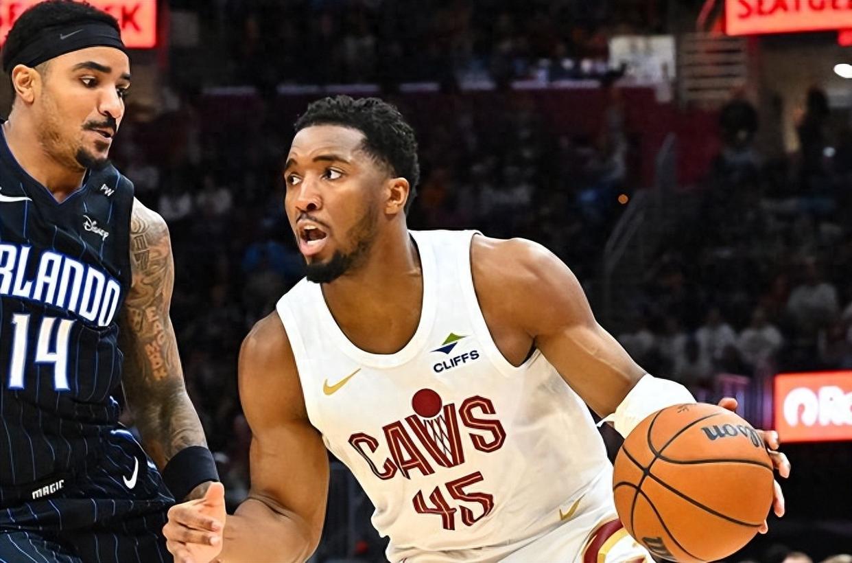 米切尔官方公布新规，魔术引发争议，掀起高潮球迷热议！