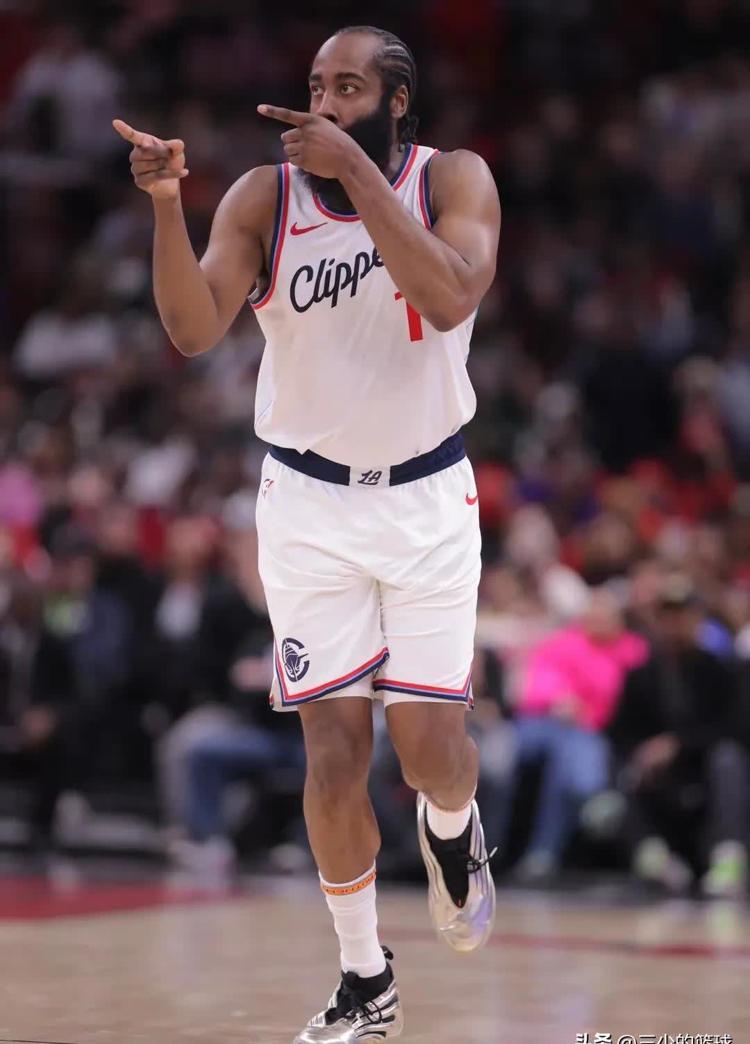 西亚卡姆迎来二十赛季出色发挥,掘金观众热烈欢呼!热度持续攀升的简单介绍